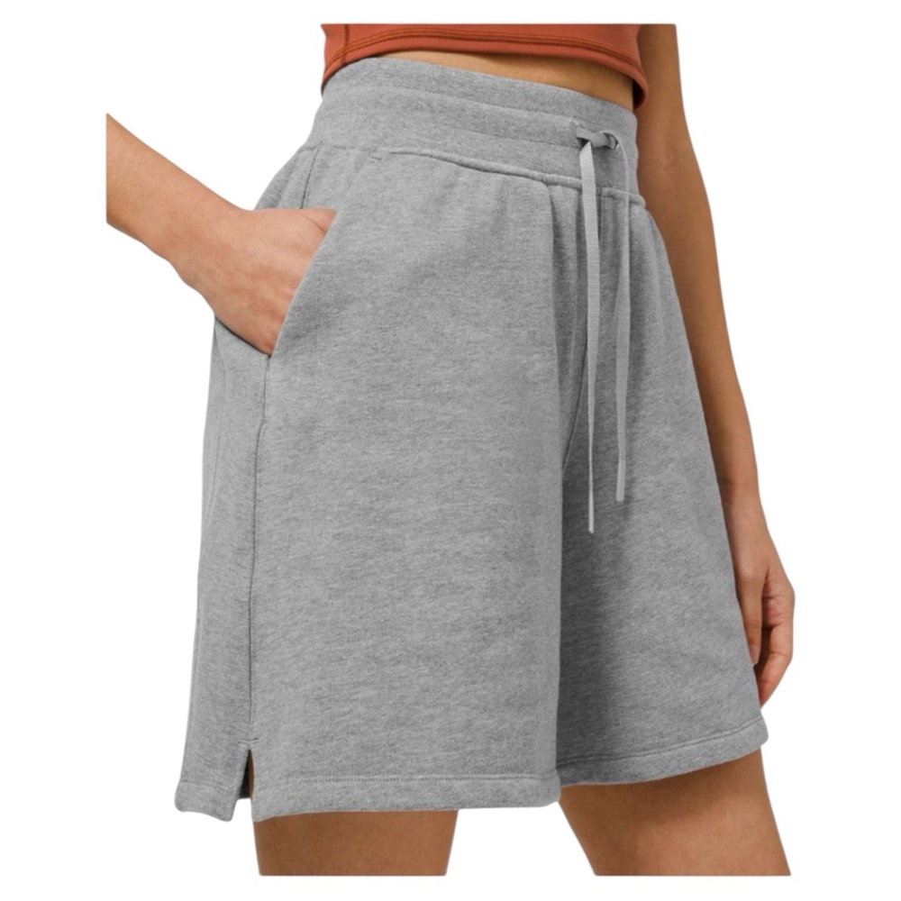 Lululemon All Yours High Rise Short *7"
Heathered Core Medium Grey